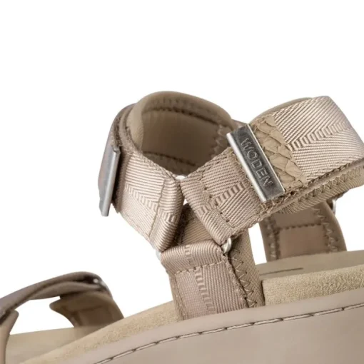 SILVER MINK LINE SANDAL