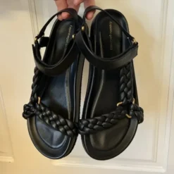 SORT BEACH SANDAL